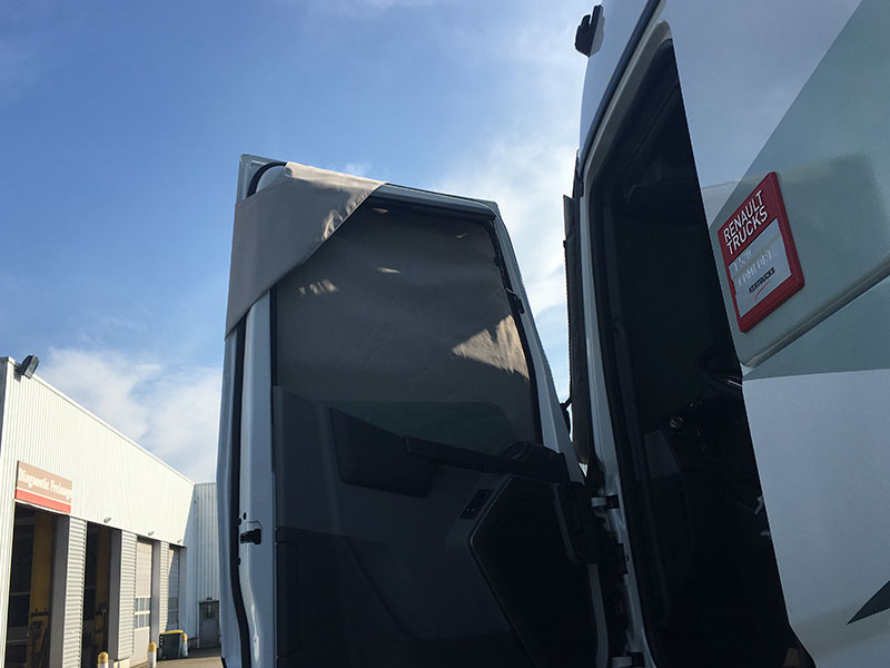 protection thermique porte ouverte camion